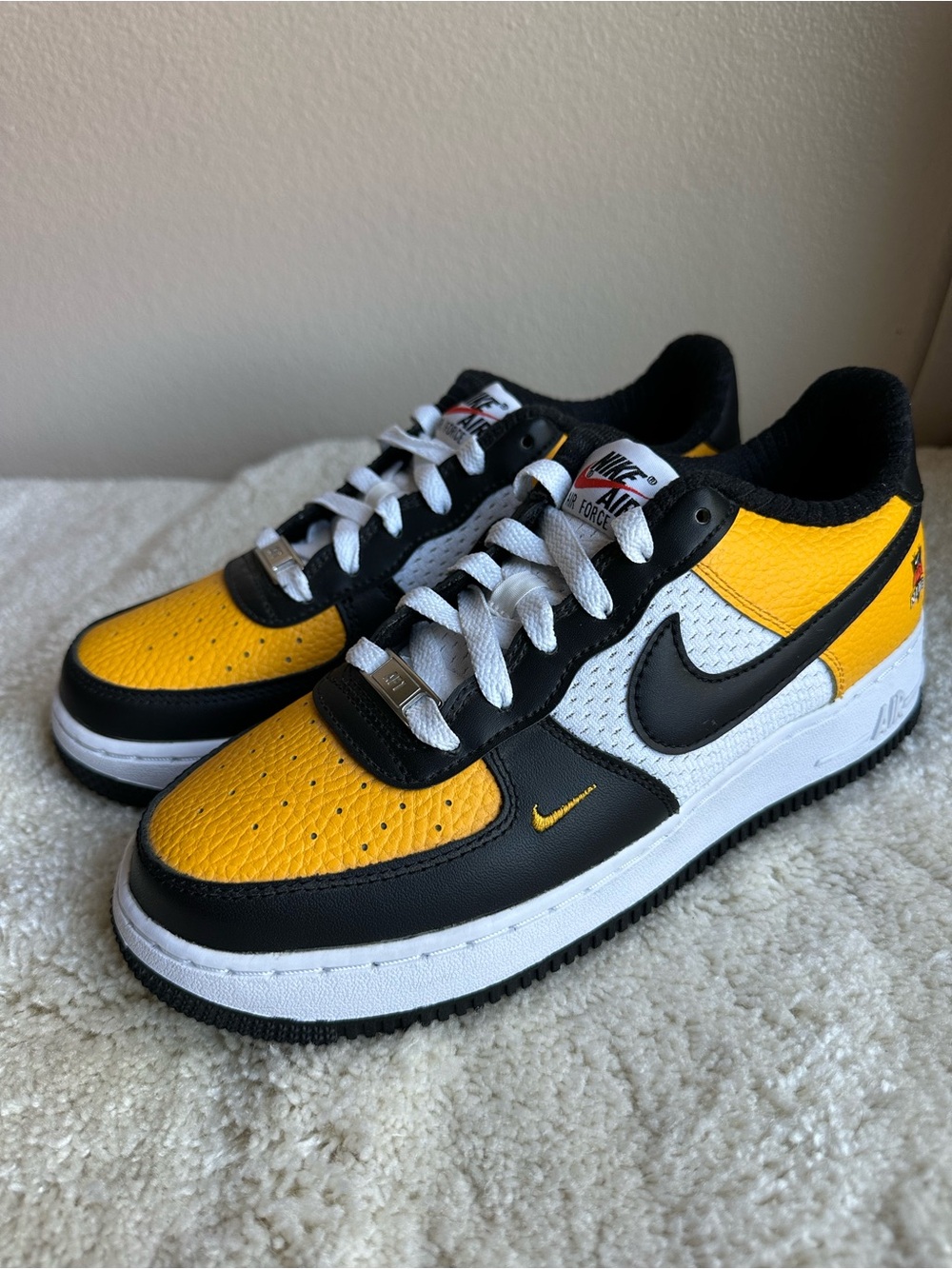 Nike Air Force 1 Low LV8 GS Jersey Mesh University Gold Black DQ7779-700 Size 6Y